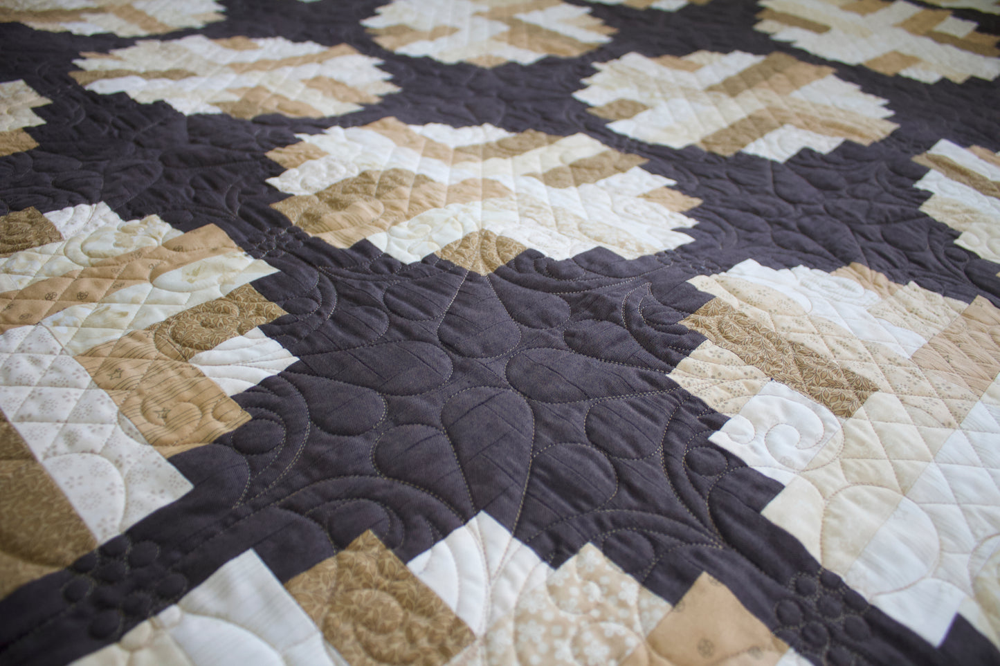 Curved Log Cabin Quilt